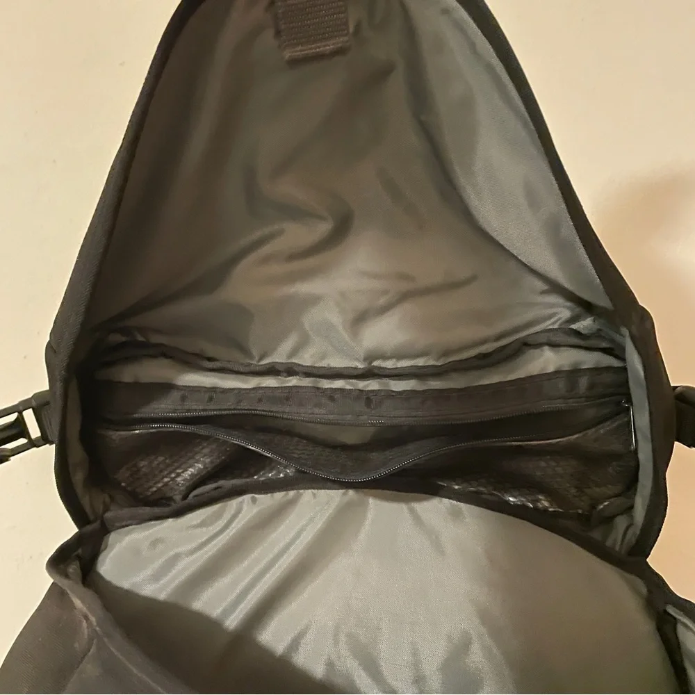 TAMRAC Velocity 9 Camera Bag